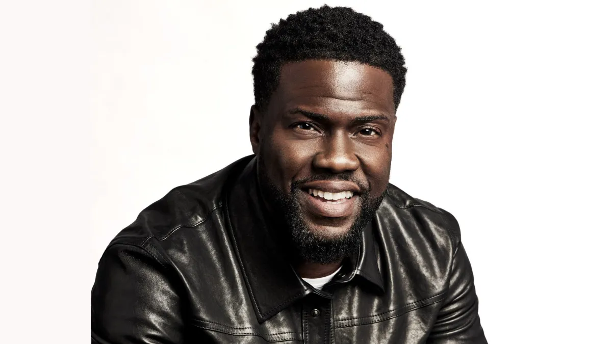 KEVIN HART WORKS OUT NEW JOKES